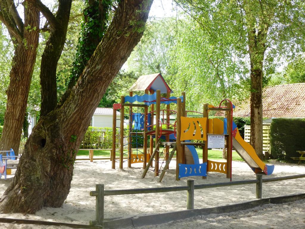 Caravaning Les Tourterelles Ран-дю-Флие Екстериор снимка